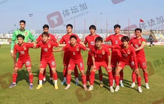 何猷君夫妇出席婚礼 奚梦瑶身材纤细长腿超吸睛 2020-01-20 1月20日，奚梦瑶通过微博上晒出和老公何猷君出席好友婚礼的照片，并配文写道：“宝藏女孩，新婚快乐！
