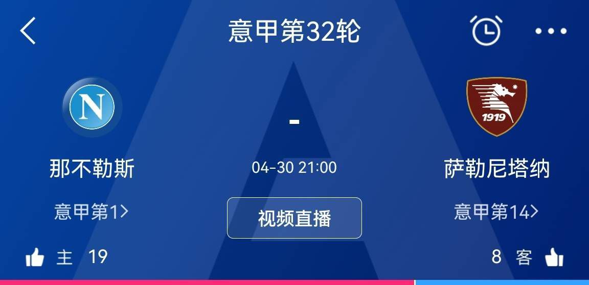 刘嘉玲穿“土豪金”亮相 遭猥琐男跟踪仓皇闪人 2014-05-15 近日，刘嘉玲穿土豪金紧身裙亮相某活动，紧裹丰胸甚是性感。