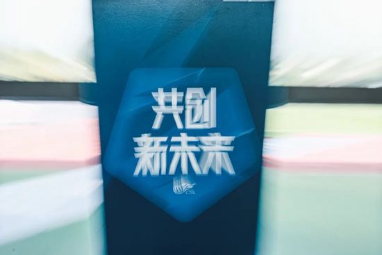 奉俊昊《编号17》曝预告 帕丁森无限续命整顿职场 2025-03-07 近日，由《寄生虫》奥斯卡最佳导演奉俊昊执导、罗伯特·帕丁森主演的新作《编号17》正式与北美同步上映。