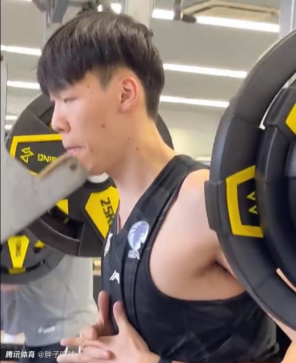 影片发布一组角色剧照，并同步曝光演员阵容，在杭州的湖光山色中，正上演这场关于“爱和美味”的温暖故事。