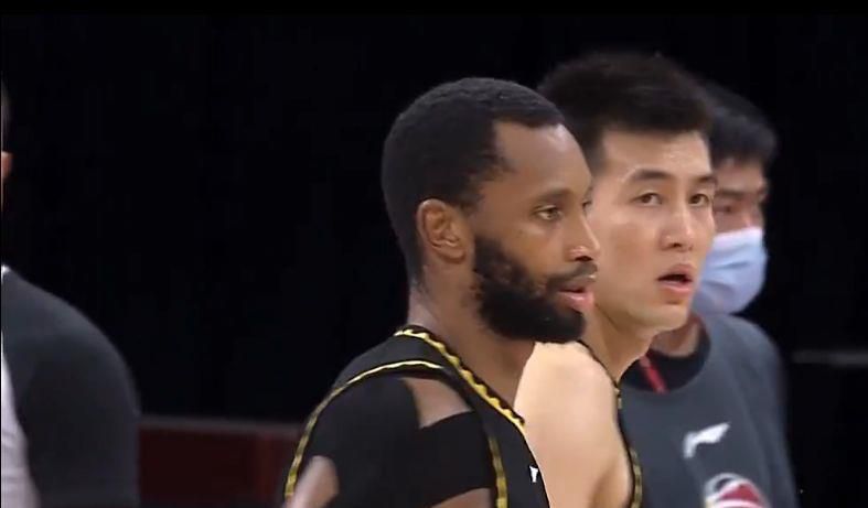 影片同期释出“神奇玩伴”版预告，带领人们提前感受打穿芭比和人类世界的独特叙事风格，全新视角引爆无限期待！