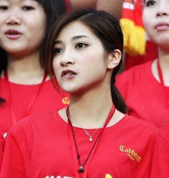 这样的处理，不免让满怀情怀走进影院的观众感到失望。