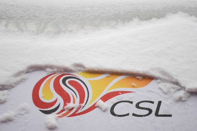 该片是由安东尼·霍普金斯、阿尔·帕西诺、乔什·杜哈明、爱丽丝·伊芙主演的惊悚片。