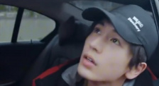 和上海站收获“惊喜连连”不同，陆川在采访中毫不掩饰这趟成都之行的遗憾：“成都大街上有好多女生让 《749局》票房达2.