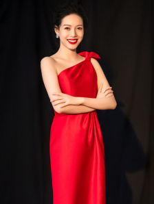 《蜂蜜的针》曝终极预告 袁泉上演除害猎杀法则3453人看过 《阳光女子合唱团》MV上线 A-lin歌唱爱与幸福2103人看过 《天才游戏》曝预告 彭昱畅丁禹兮化身纯恨宿敌2667人看过 《纯真年代的爱情》研讨会 孙千王天辰忆拍摄往3157人看过 新闻首页 电影新闻首页 明星新闻 华语 海外 成龙、梁朝伟、小贝、李栋旭等观战NBA中国赛 日前，25-26赛季NBA季前赛在中国澳门举行，成龙、梁朝伟 、刘嘉玲、任达华、大卫·贝克汉姆、林书豪、李小鹏、李栋旭、刘宪华、杜华、李汶翰等到场观.Disney+剧集《诉讼女王》（All\'s Fair）在化学之家举行首映礼。
